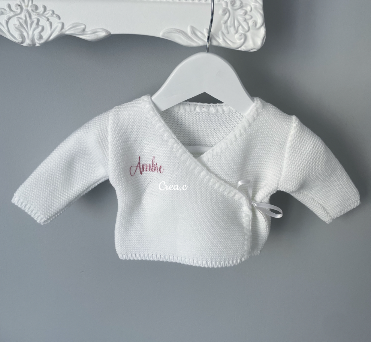 Brassière en laine à personnaliser avec le prénom de bébé
