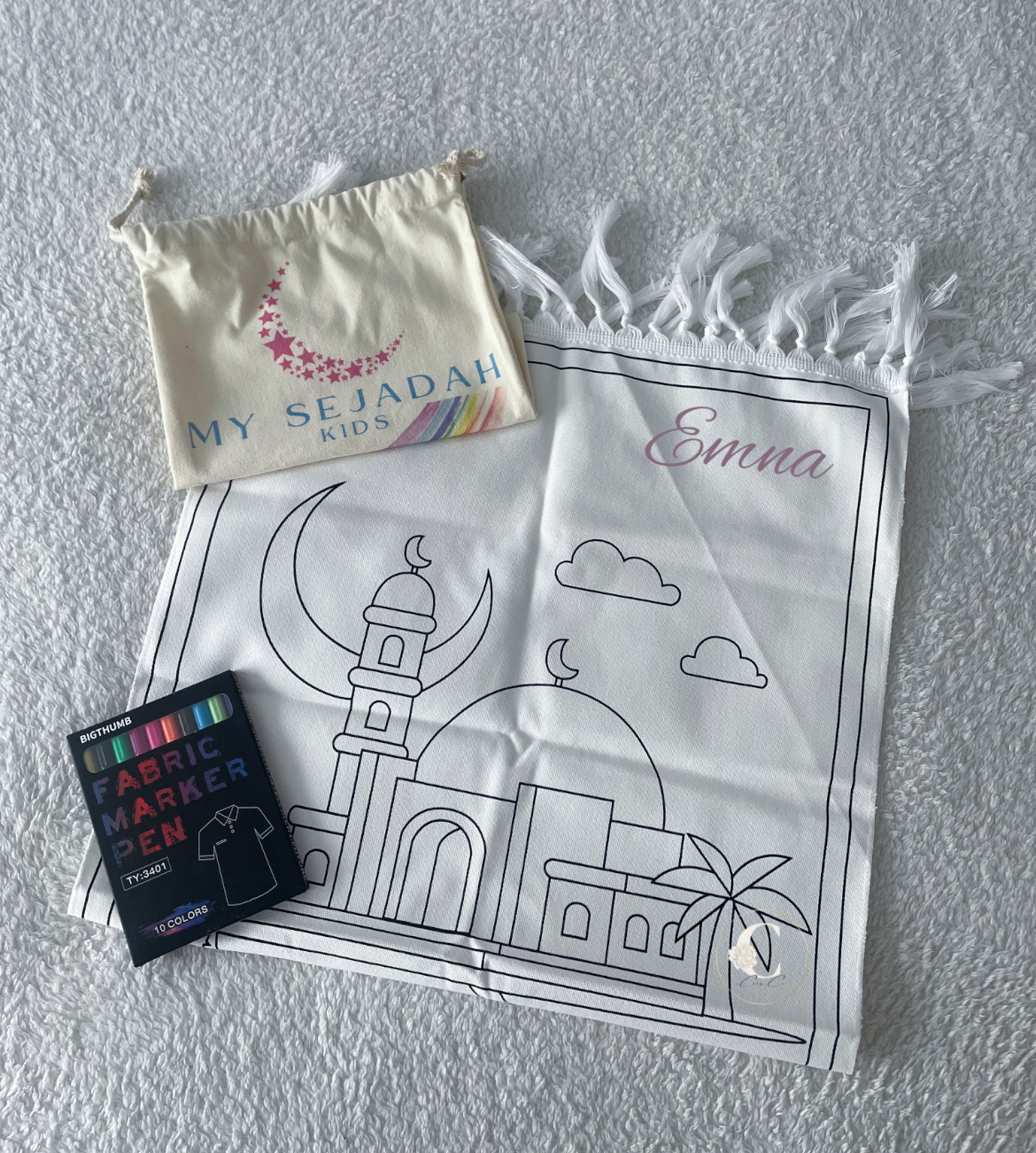Tapis de prière enfant à colorier et personnalisé
