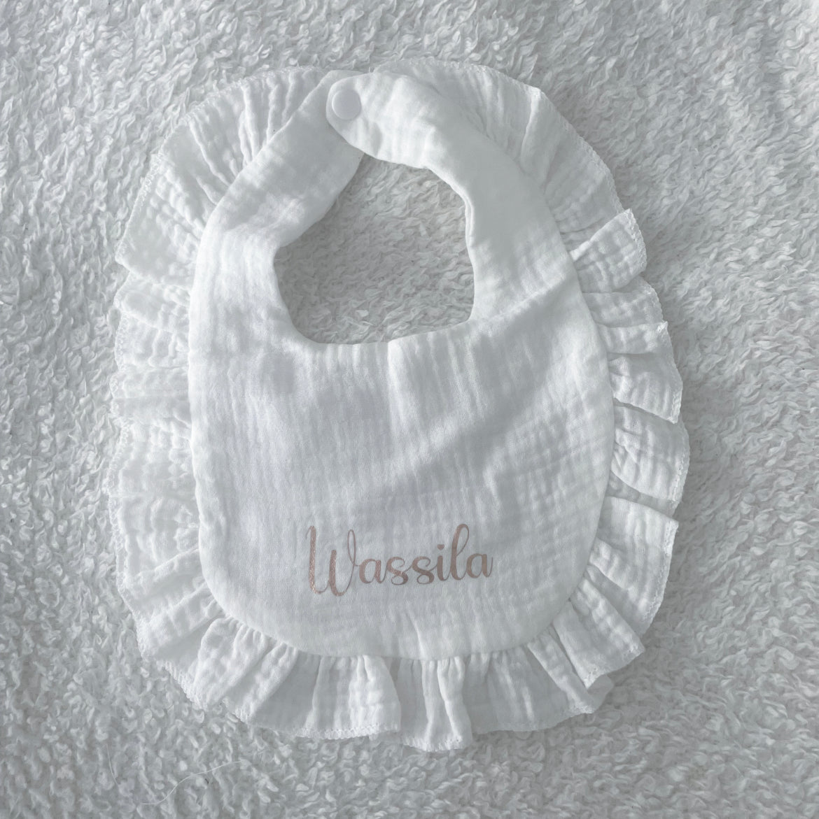 Bavoir froufrou blanc en double gaz de coton à personnaliser