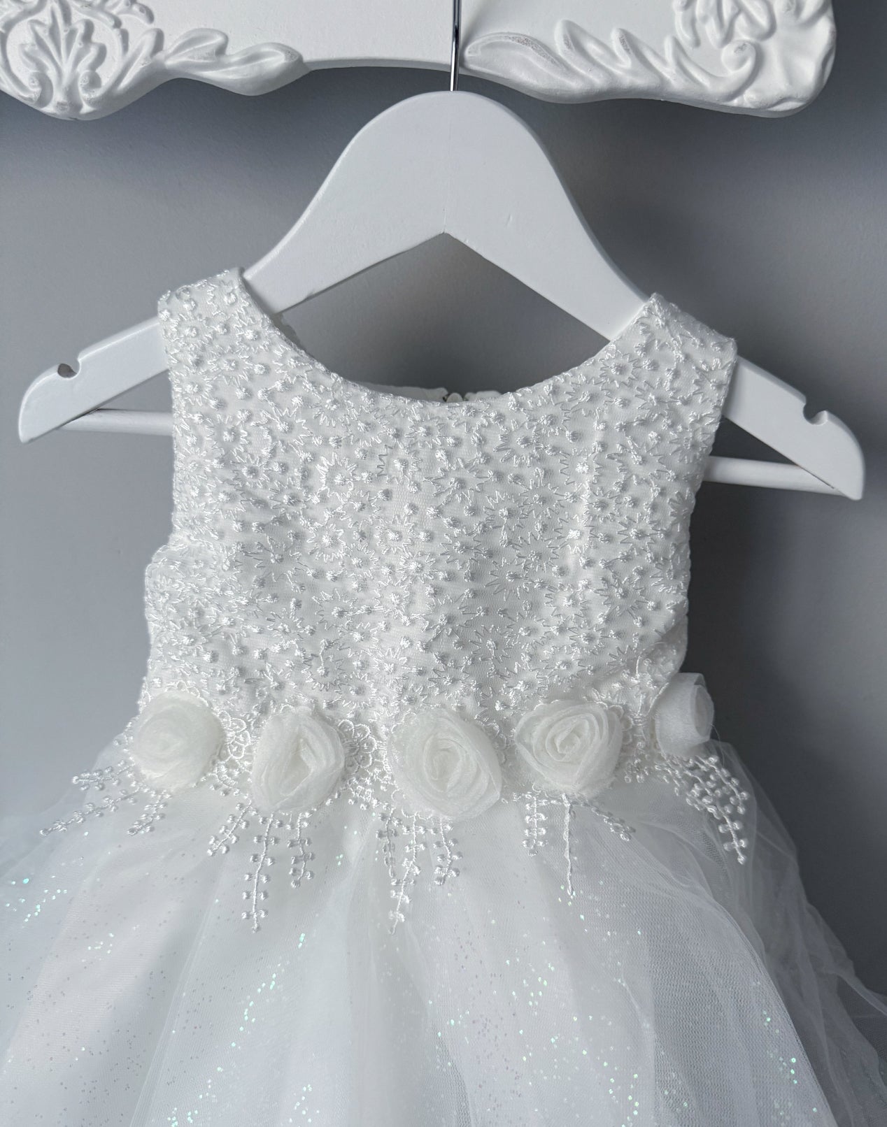 Robe de cérémonie bébé tulle pailleté et fleurs