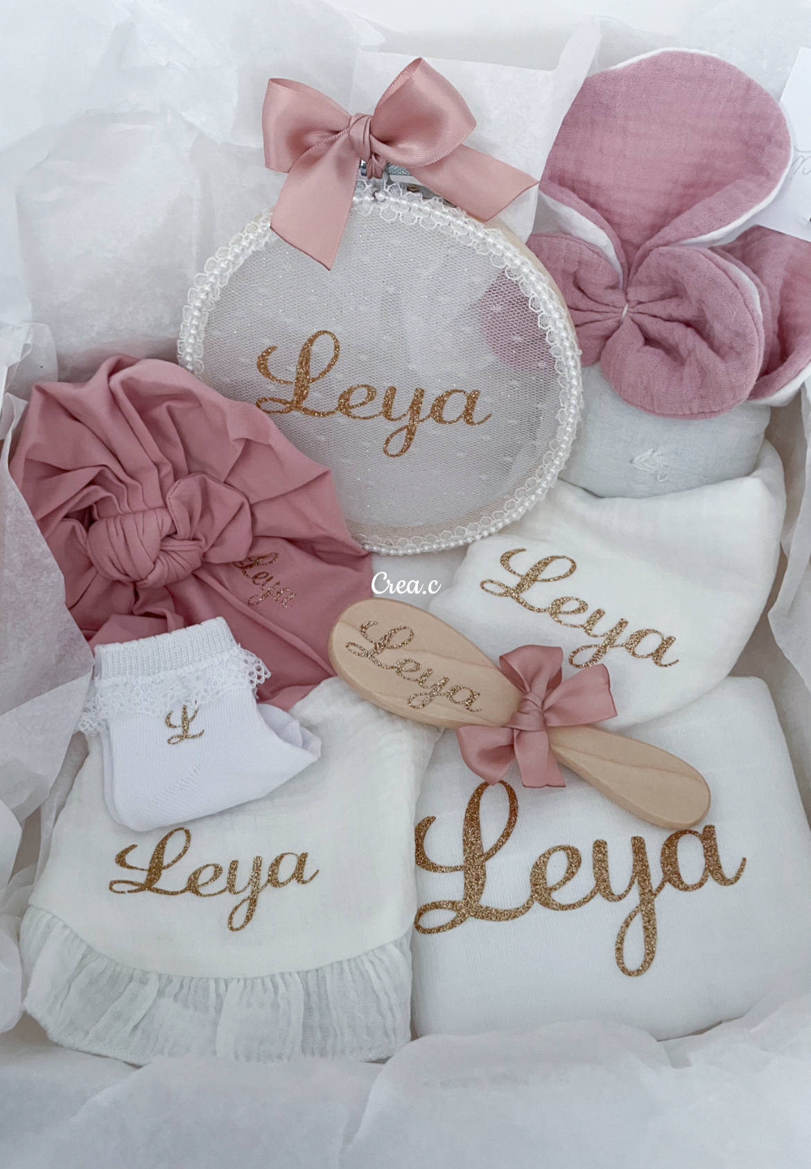 Coffret de naissance tambourin, doudou et bavoir froufrou à personnaliser