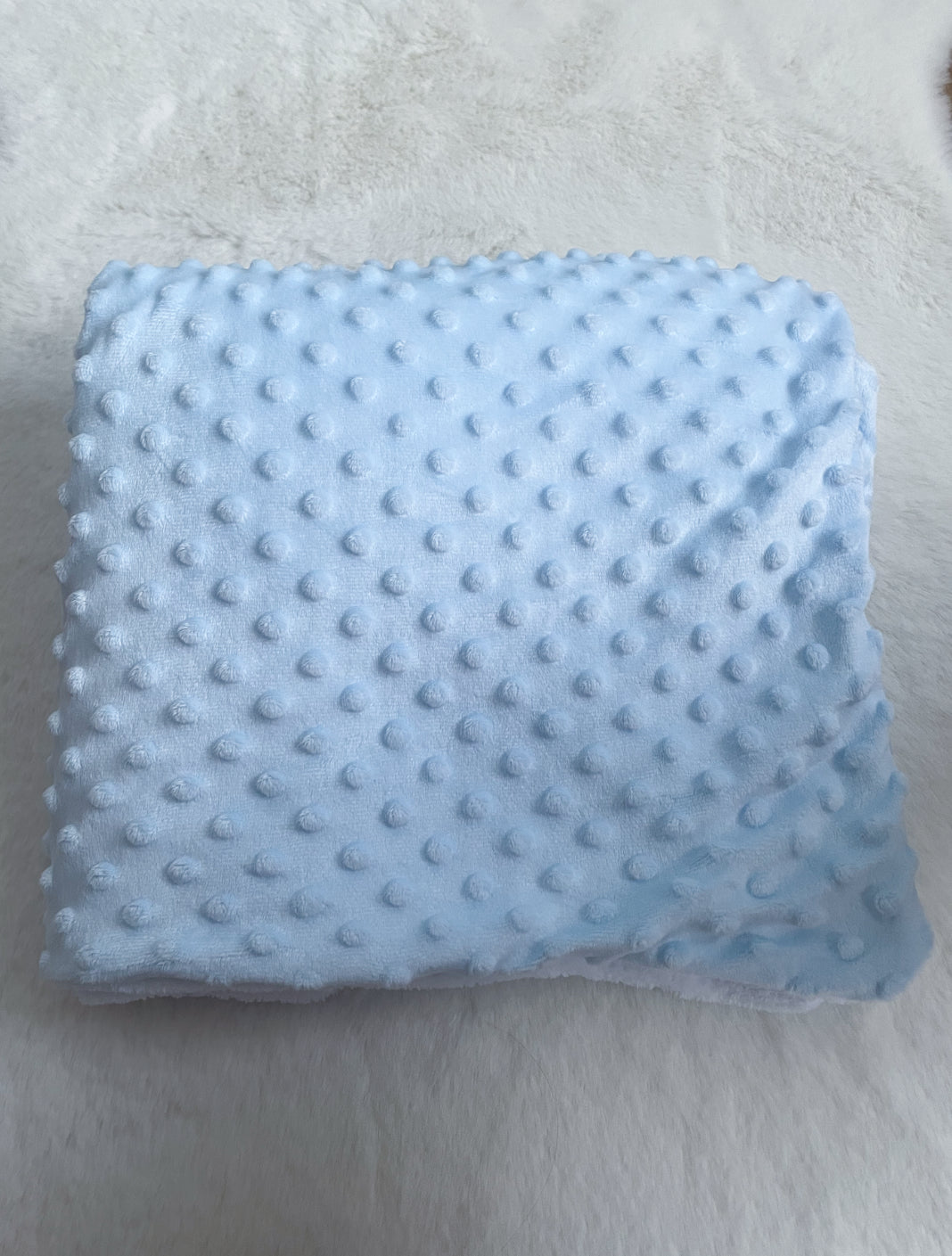 Couverture, plaid bulles bleu polaire à personnaliser avec le prénom brodé