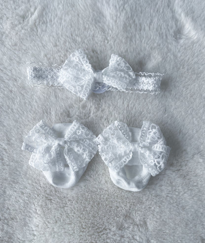 Chaussettes noeud blanc en dentelle à personnaliser avec les initiales de bébé pailletées