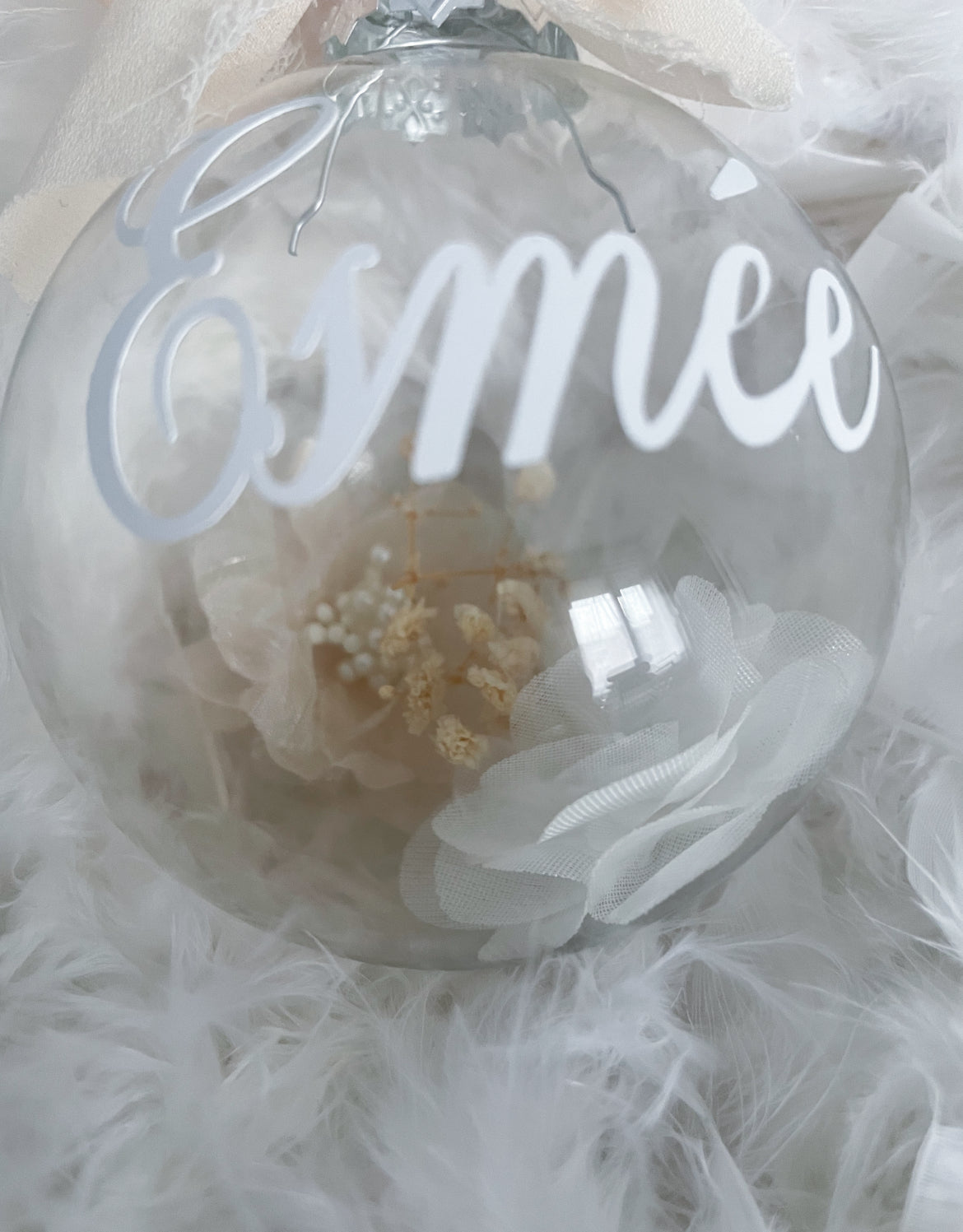 Boule de Noël en verre et fleurs à personnaliser