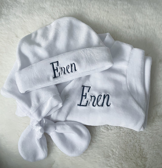 Tenue de naissance en velours à brodé