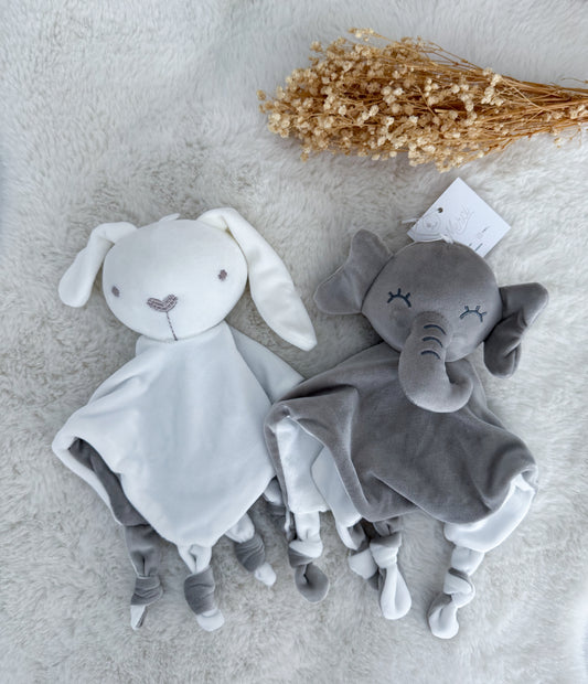 Doudou lapin ou éléphant blanc et gris à personnaliser